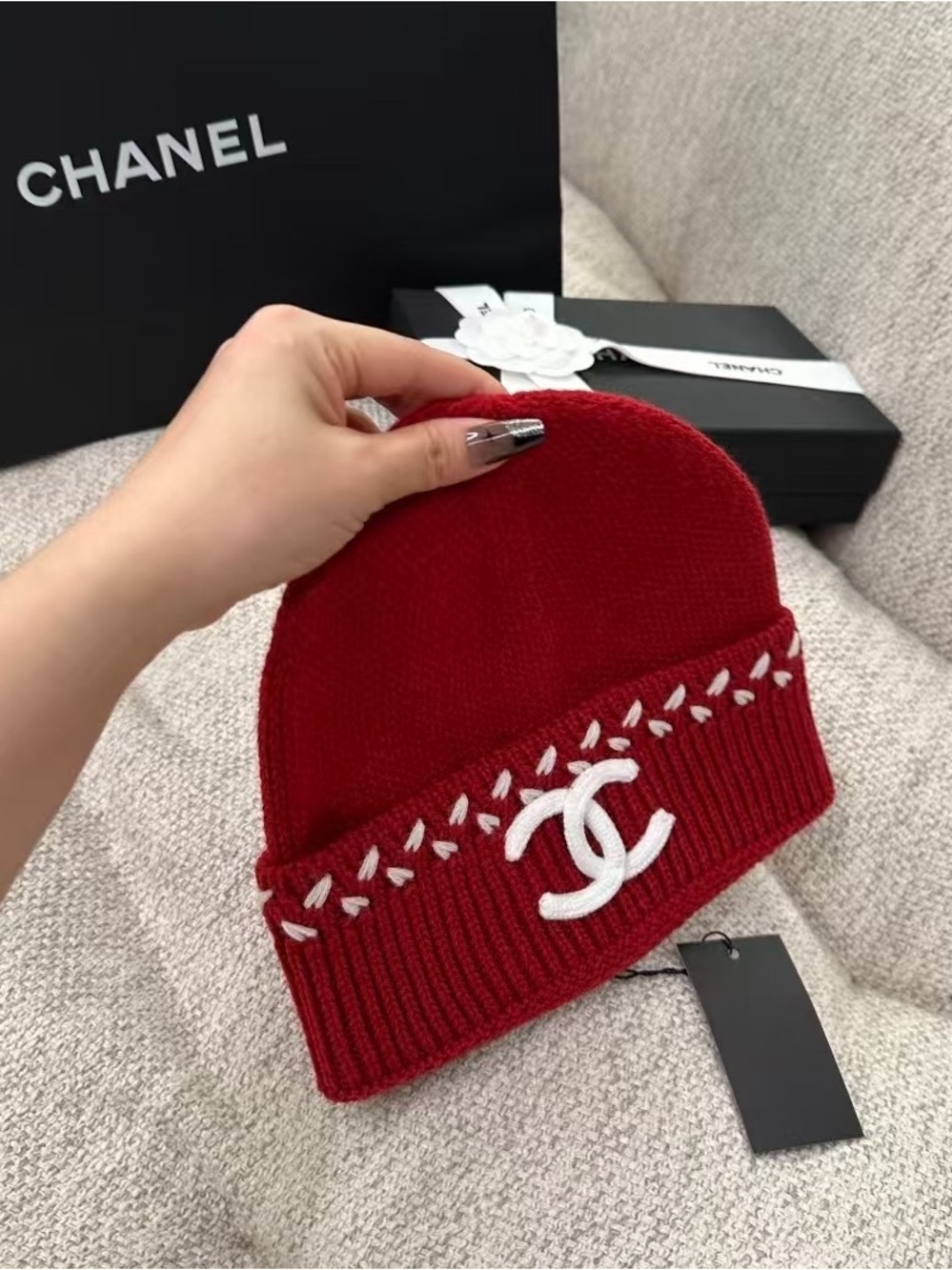 CHANELL Red Knit Beanie with White Hats - Picture 2 of 6